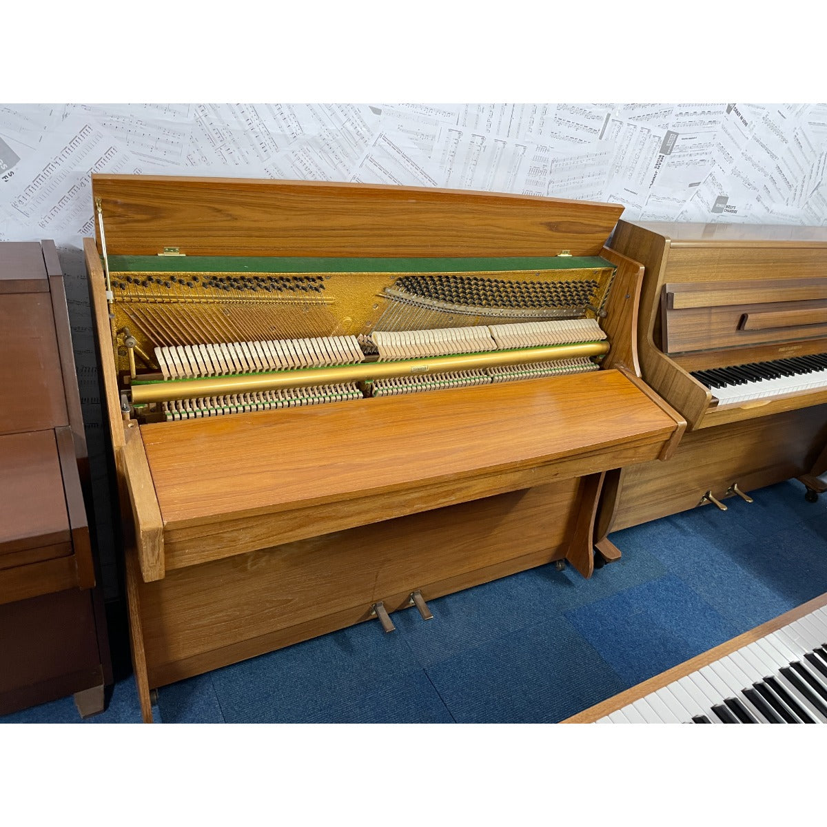 Zender Upright