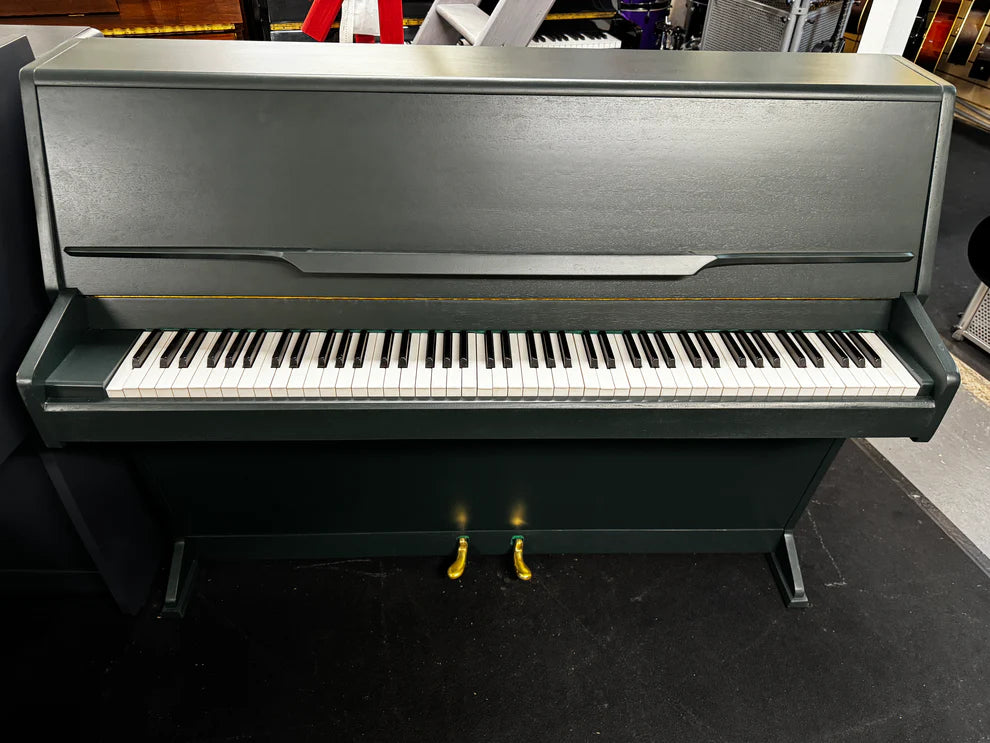 Monington & Weston upright