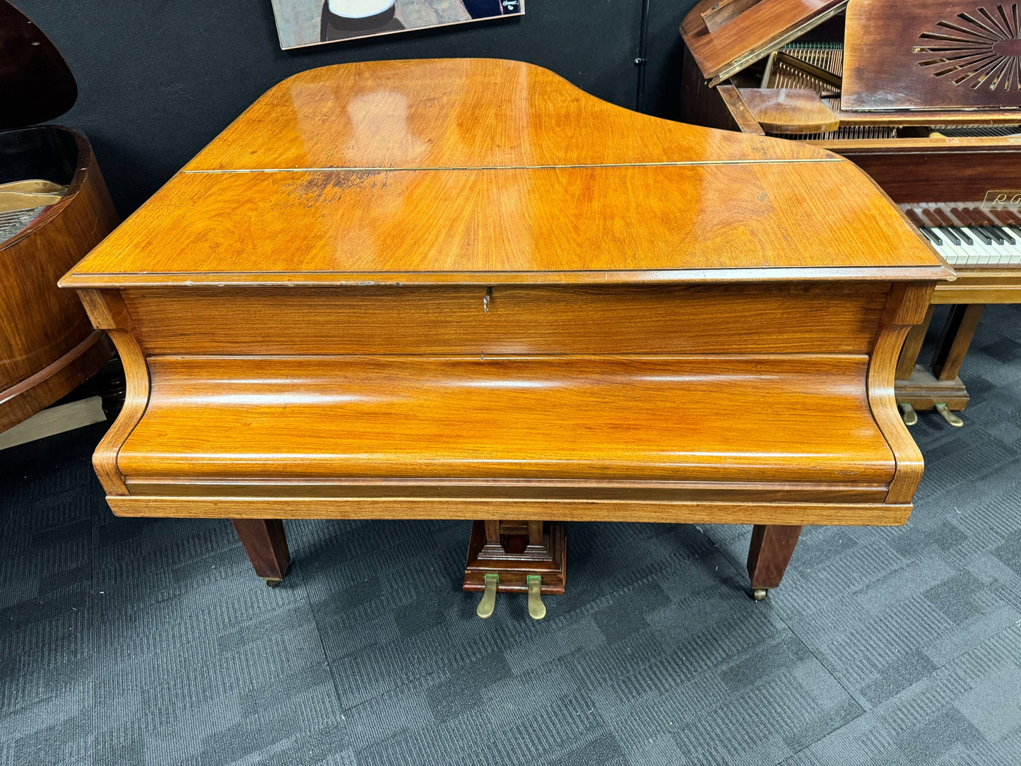 Waldberg Grand Piano