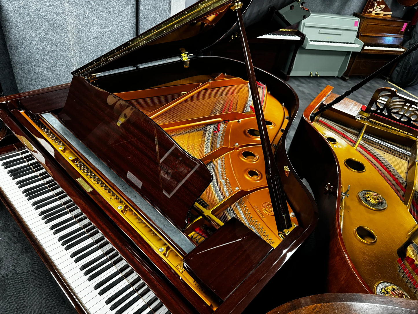 Yamaha C3 Grand Piano in mahogany polyester