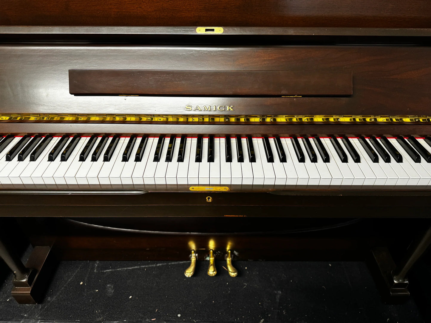 Samick Upright Piano in Mahogany