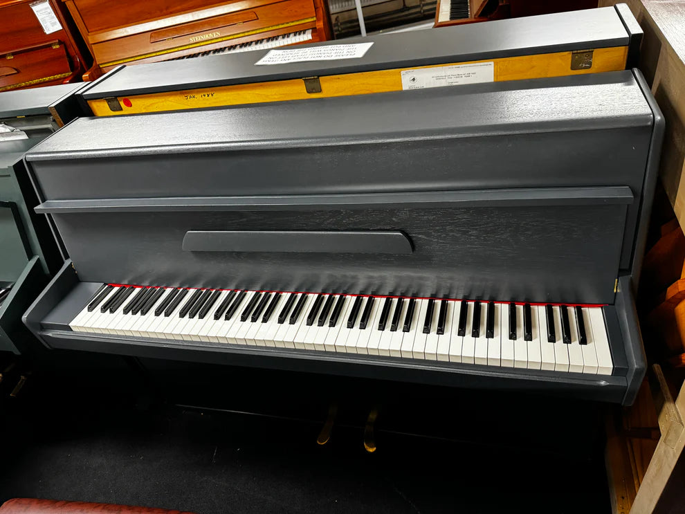 Welmar resprayed piano