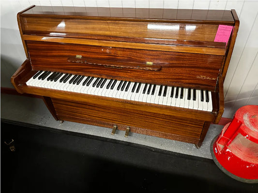 Zender seven octave upright piano