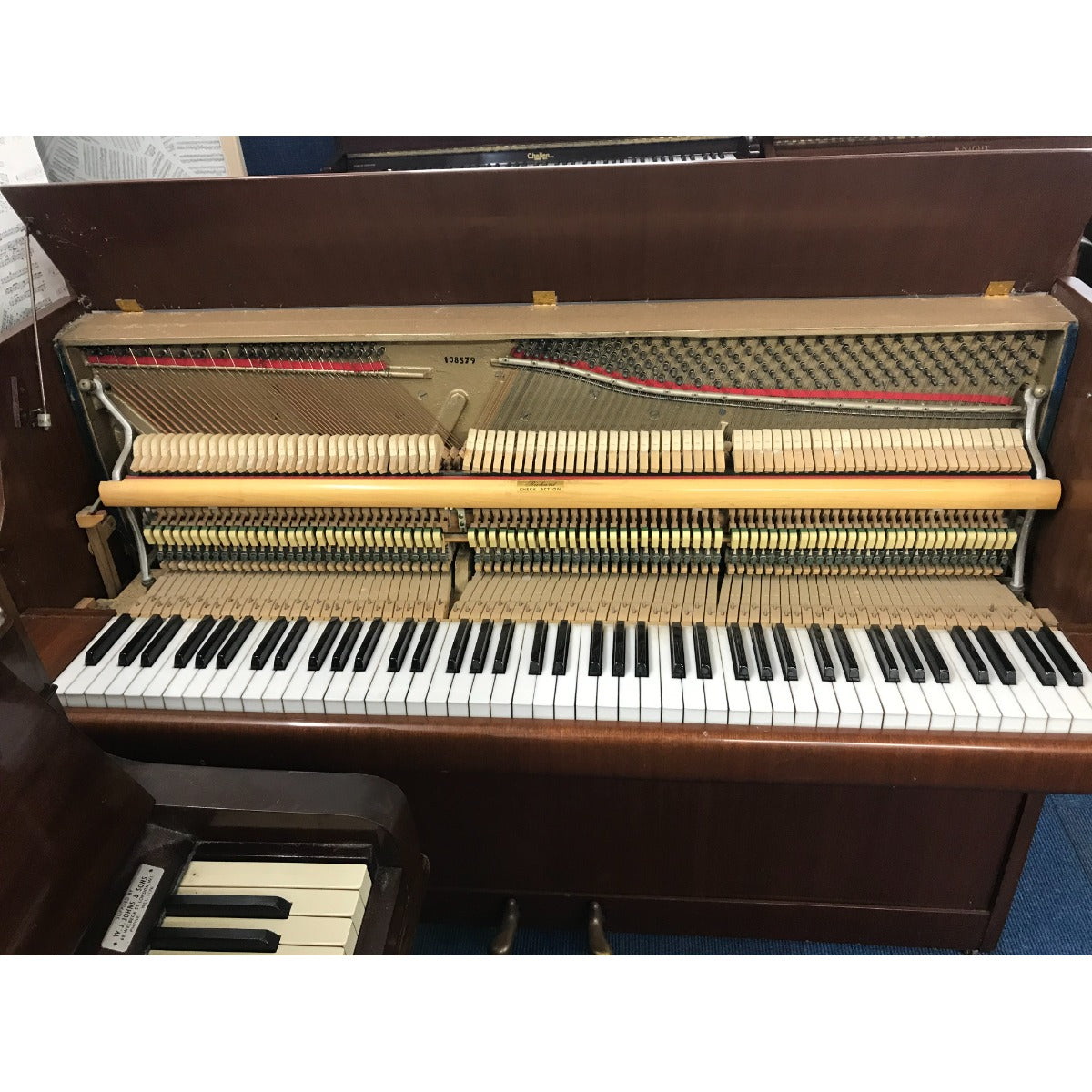 Bentley Mahogany Upright Piano - BahagiBentley Mahogany Upright Piano - Bahagi  